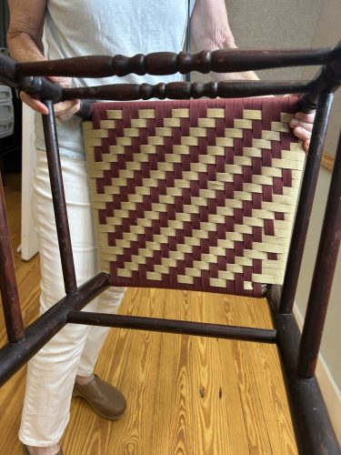 Vicki.-bottom-design-of-chair-seat
