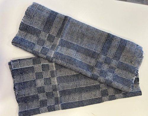 Vickis-block-twill-towels